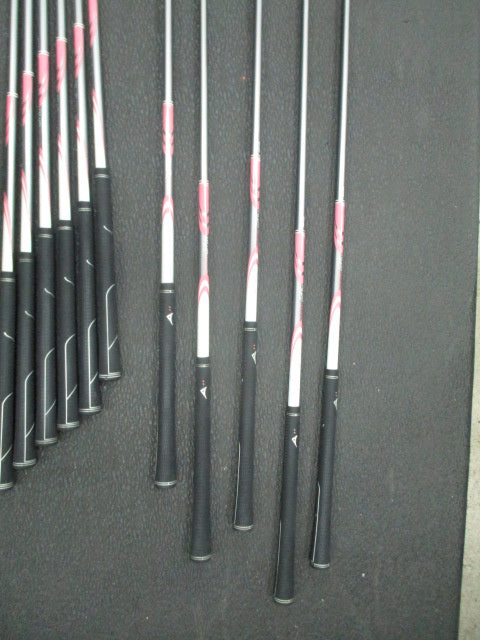 Load image into Gallery viewer, Used Ladies Acuity Turbo Max 11-Piece Complete Golf Set w/ Bag ( Missing Stand )
