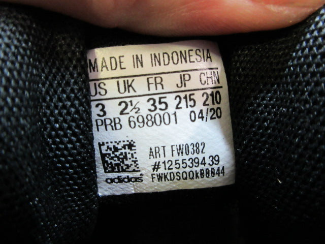 Load image into Gallery viewer, Used TERREX Hyperhiker Mid Hiking Shoes - Size 3
