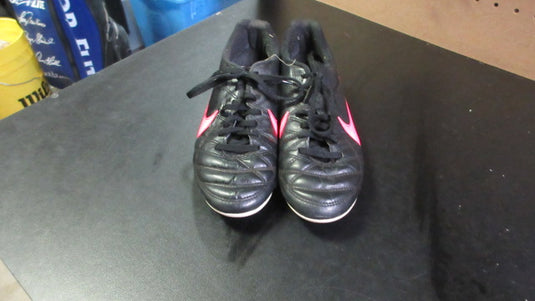 Used Nike Soccer Cleats Size Youth 4 - Black