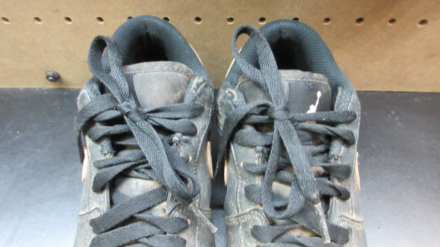 Load image into Gallery viewer, Used Nike Jordan 1 Baseball Cleats - Size Youth 5.5

