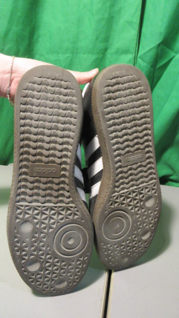 Used Adidas Samba Classic Indoor Soccer Shoes - Size 9.5