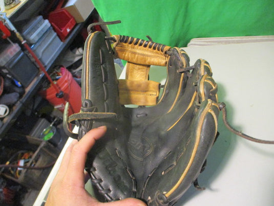 Used Wilson A2000 1786 11.5" Glove - RHT