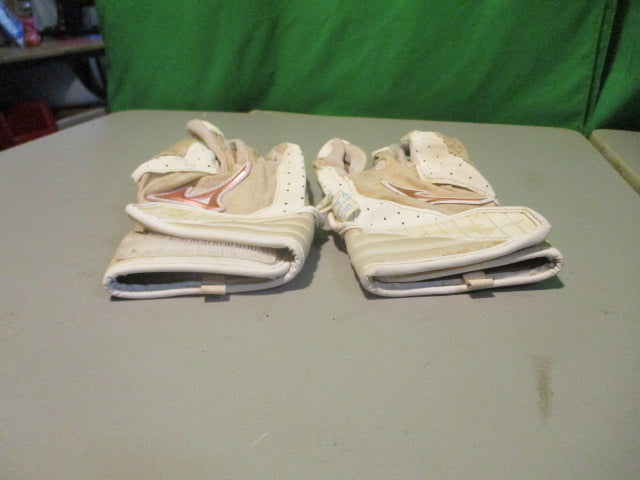 Load image into Gallery viewer, Used Mizuno CW1 Womens Large Batting Gloves
