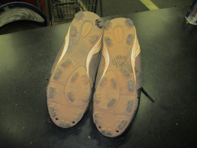Load image into Gallery viewer, Used Guardian Strike Point Cleats in Black Size 4
