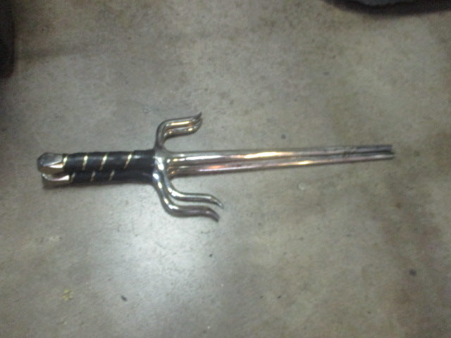 Load image into Gallery viewer, Used 13&quot; Ocatagon Sai Martial Art Training Weapons Pair
