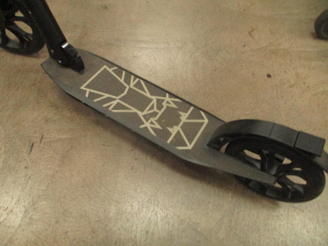 Load image into Gallery viewer, Used Swagtron K9 Folding Scooter
