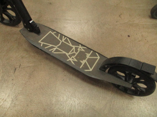 Used Swagtron K9 Folding Scooter