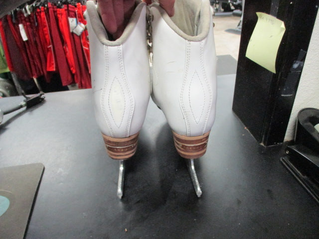 Load image into Gallery viewer, Used jackson Premiere Size 7 Figure Skates (Has Wear)
