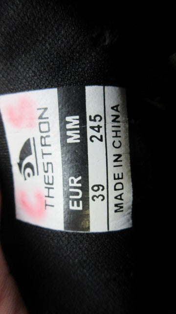 Load image into Gallery viewer, Used Thestron Track Shoes W/ Spikes - Size 8-8.5
