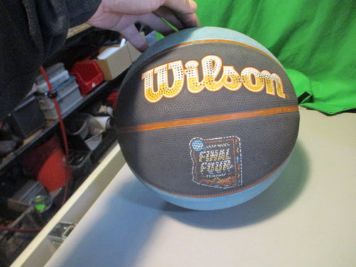 Used Wilson Mens Final Four Dribble Size 7 Basketball