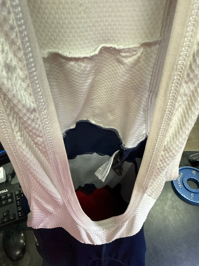 Load image into Gallery viewer, Used Endura Padded Cyling Bib Size Small
