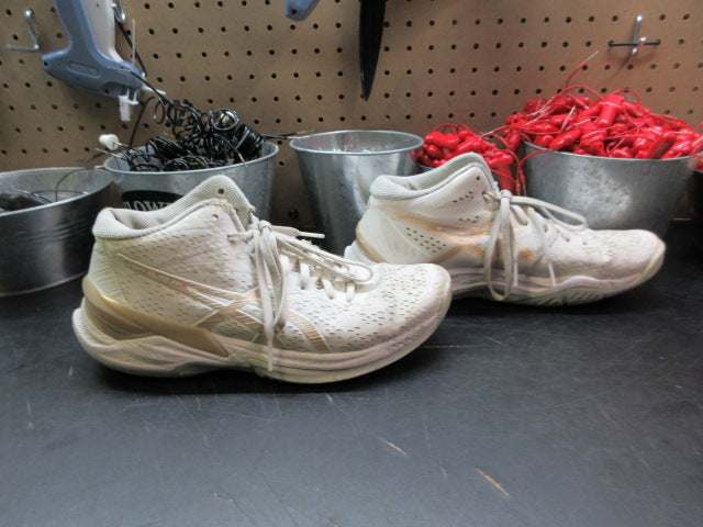 Load image into Gallery viewer, Used Asics Sky Elite FF MT Volleyball Shoes - Size 8
