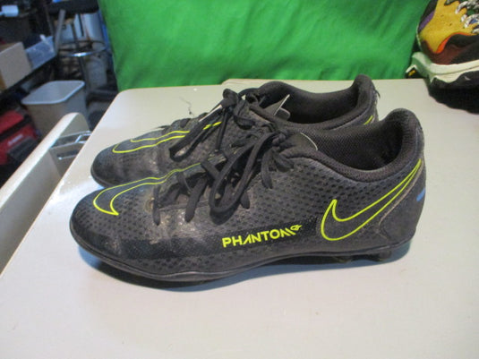 Used Nike Phantom Size Youth 2 Soccer Cleats