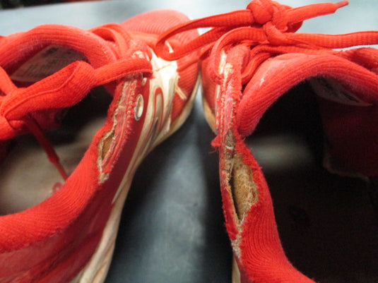 Used New Balance Size 6.5 Cleats