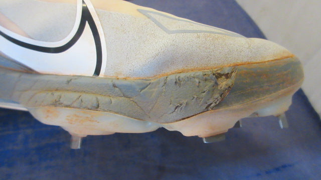 Load image into Gallery viewer, Used Nike Force Zoom Trout 8 Metal Cleats Adult Size 13 - wear
