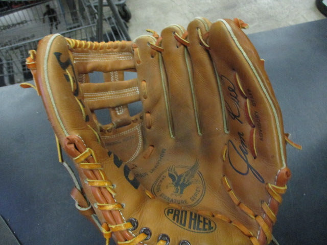 Load image into Gallery viewer, Used Spalding Signature Series Vintage Baseball Glove

