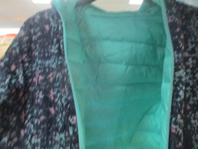 Load image into Gallery viewer, Used Eddie Bauer reversible Jr JACKET
