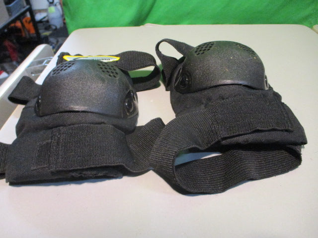 Load image into Gallery viewer, Used Forward Adult Large Skating Elbow Pads
