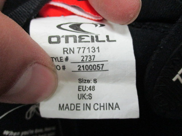 Load image into Gallery viewer, Used O&#39;Neill Epic 3/2MM Size Small Wet Suit
