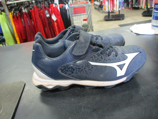 Used Mizuno Size 3 Cleats