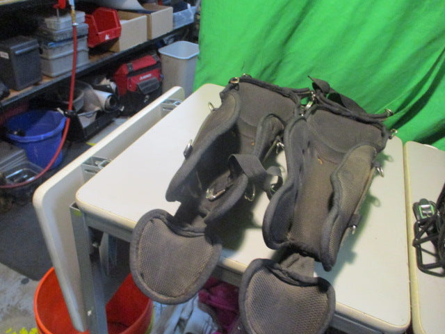 Load image into Gallery viewer, Used Rawlings LGPRDGY-B Youth Catchers Shin Guards
