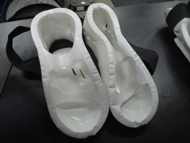 Load image into Gallery viewer, Used Macho Warrior Foam Foot Pads Size Adult
