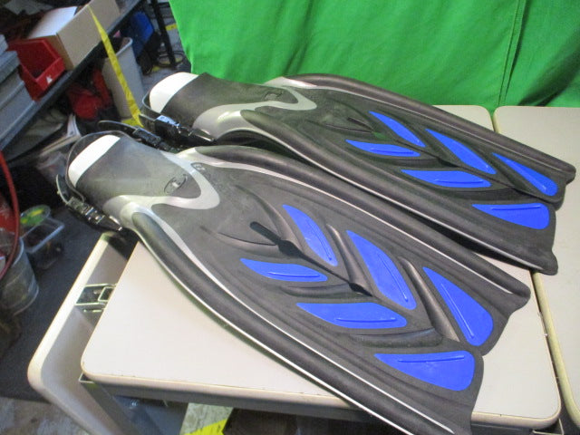 Load image into Gallery viewer, Used Tusa X-Pert Z-3 Zoom Size XS-S 24&quot; Dive Fins
