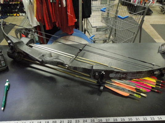 Used Hoyt Easton Gamegetter II Jr. Compound Hunting Bow with Arrows and Quiver