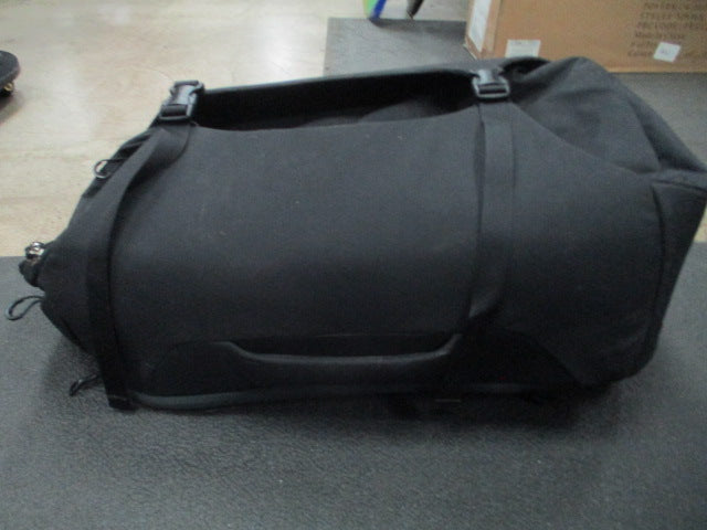 Load image into Gallery viewer, Used Osprey Porter 65 Travel Backpack
