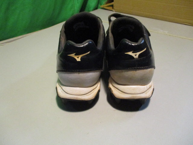 Load image into Gallery viewer, Used Mizuno Size 4 Cleats
