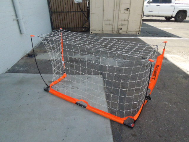 Load image into Gallery viewer, Used Bownet 5 x 3 ft Pop Up Soccer Goal
