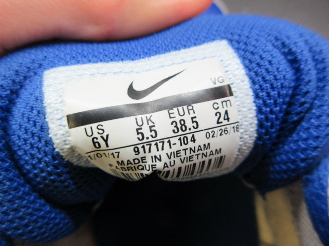Load image into Gallery viewer, Used Nike Vapor Shark 3 Football Cleats - Size Youth 6
