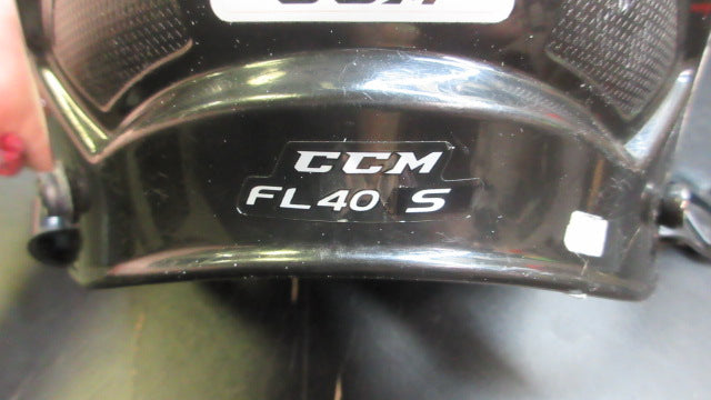 Load image into Gallery viewer, Used CCM FL 40 S Adjustable Hockey Helmet
