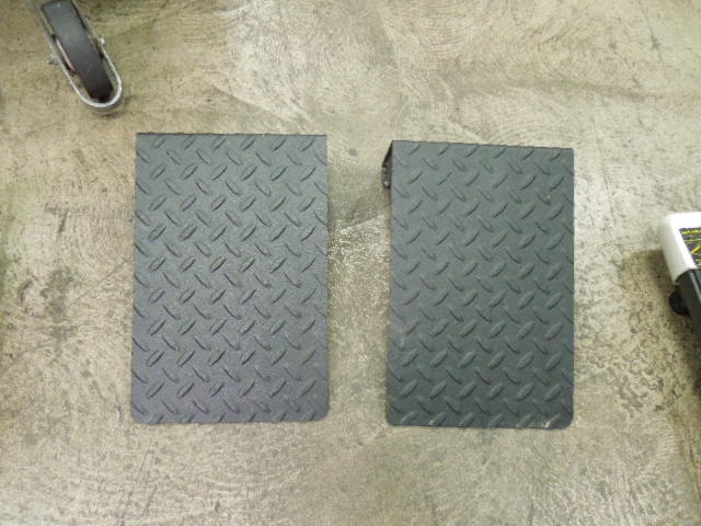 Load image into Gallery viewer, Used Pair of Prime Fitness 20º Single Foot Squat Wedges
