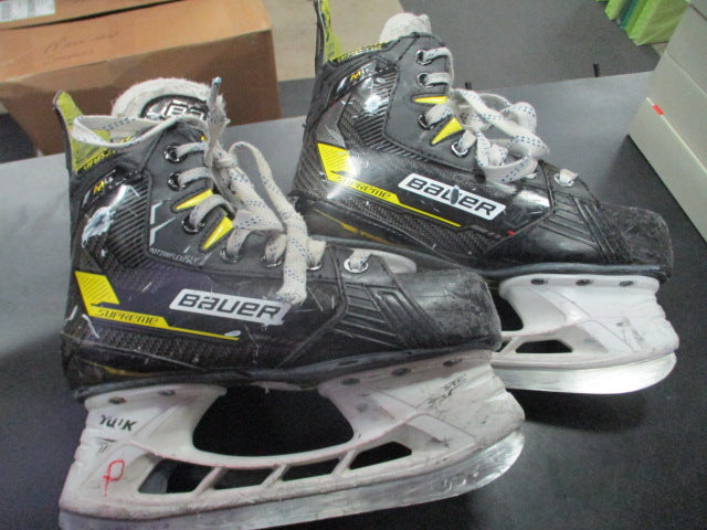 Load image into Gallery viewer, Used Bauer M4 Supreme Comfort Edge Hocky Skates Size 3.5
