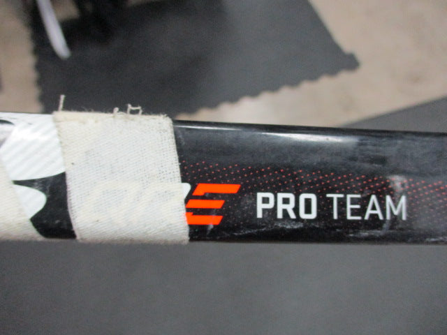 Load image into Gallery viewer, Used Warior Covert QRE Pro Team 61&quot;  Hockey Stick
