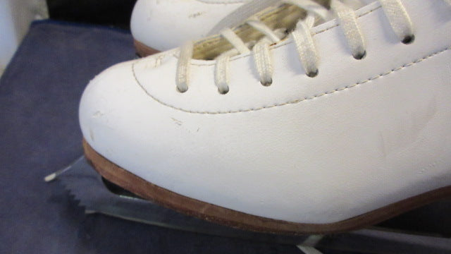 Load image into Gallery viewer, Used Jackson Elle Ice Skates Adult Size 8B - small wear
