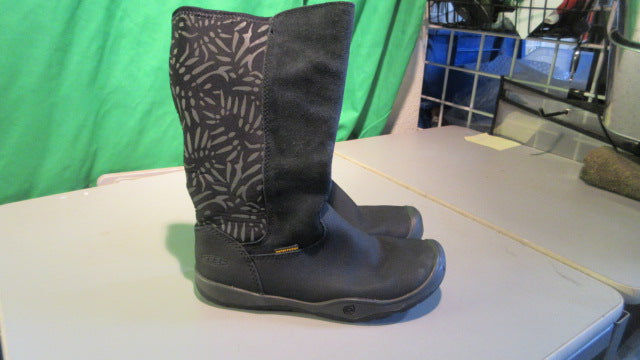 Load image into Gallery viewer, Used Keen Moxie Tall Waterproof Youth Size 1Y Boots
