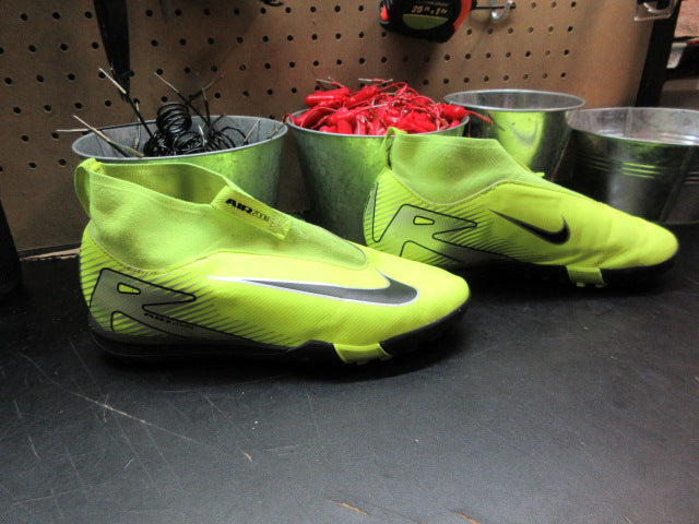 Load image into Gallery viewer, Used Nike Zoom Mercurial Superfly 9 Academy Indoor Soccer Cleats - Size Youth 6
