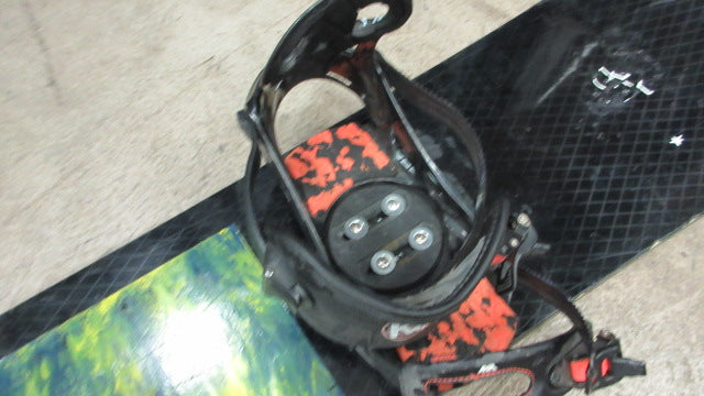 Load image into Gallery viewer, Used GNU 157cm Snowboard W/ K2 Vandal Bindings
