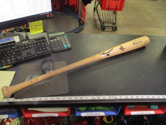 Load image into Gallery viewer, Used Mizuno Pro Major Quality Hard Maple Wood Bat 33 in 30 oz -3
