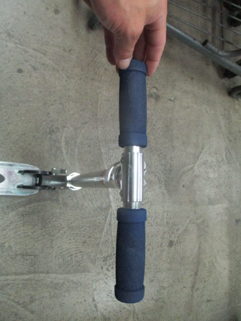 Load image into Gallery viewer, Used Razor Kids Folding Scooter
