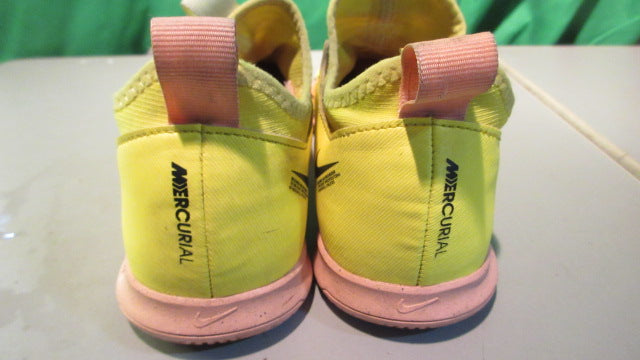 Load image into Gallery viewer, Used Nike Zoom Mercurial Vapor 15 Academy Youth 4 Turf Soccer Cleats
