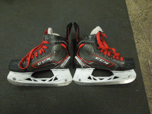 Load image into Gallery viewer, Used CCM Jetspeed FT360 Jr Hockey Skates Size 3
