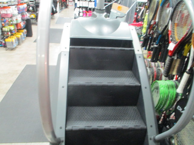 Load image into Gallery viewer, Used StairMaster SM5 StepMill  w/10&quot; Touch Screen
