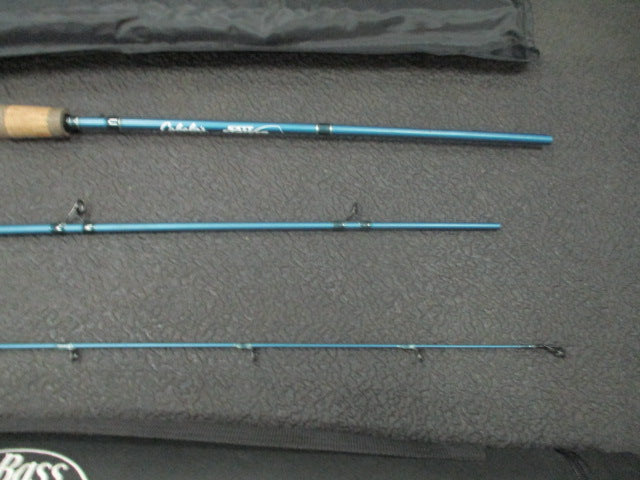 Load image into Gallery viewer, Used Cabelas salt Striker 7 Foot Spinning Rod  With Case
