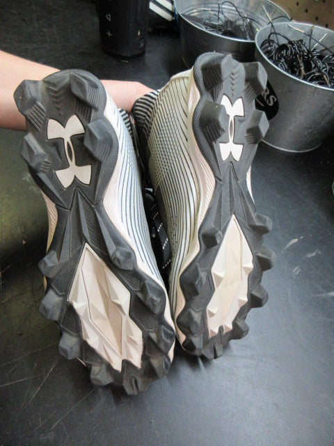 Load image into Gallery viewer, Used Under Armour Highlight Franchise Football Cleats - Size Youth 5
