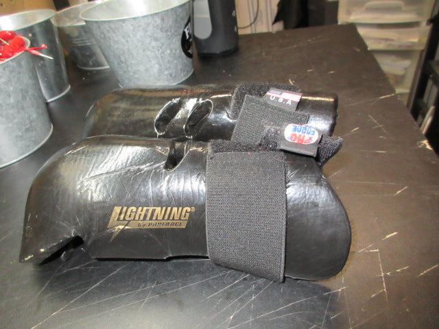 Load image into Gallery viewer, Used Miss Match Martial Arts Gloves
