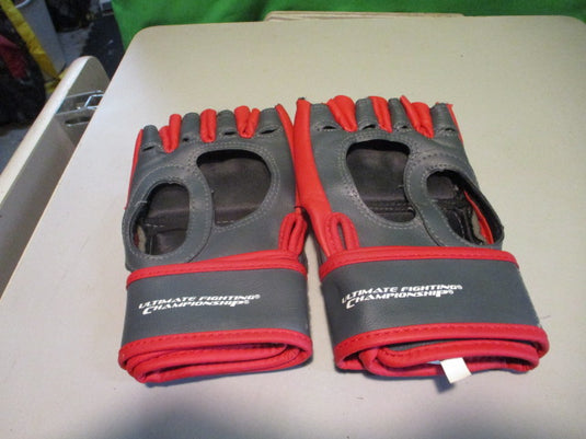 Used UFC Size S/M Sparing Gloves