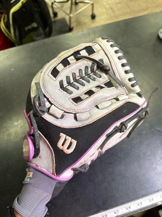 Used Wilson Flash 11.5"  Fastpitch Softball Glove RHT